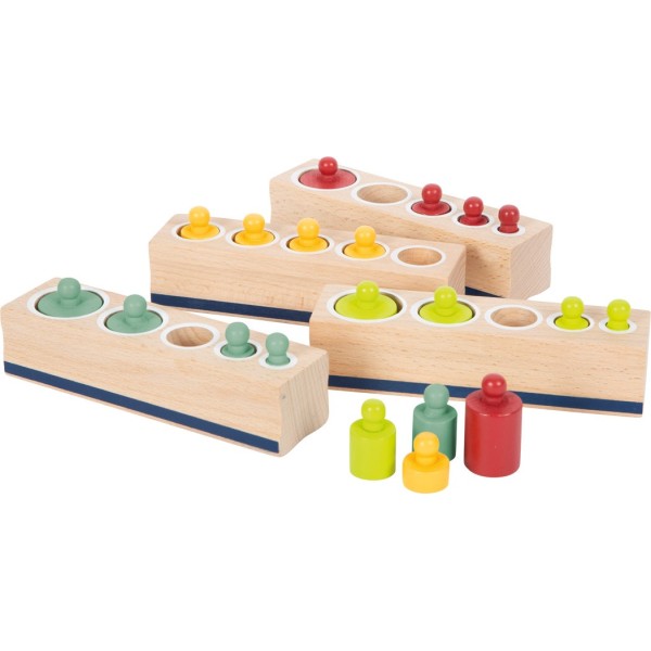 Jeu d’emboitement multicolore, d’inspiration Montessori en bois