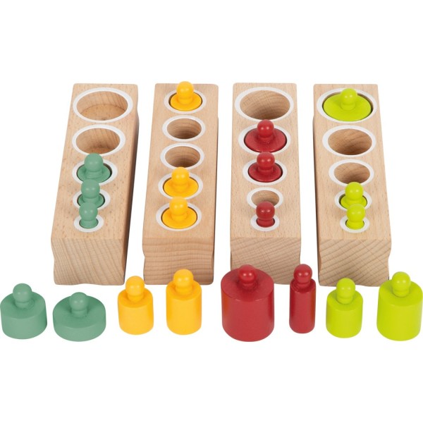Jeu d’emboitement multicolore, d’inspiration Montessori en bois
