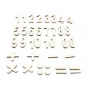 32 chiffres et signes mathématiques en bois